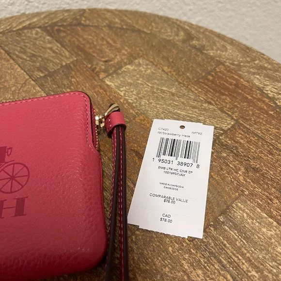 Coach Corner Zip Wristlet With Horse And Carriage - Picture 2 of 5